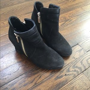 Kenneth Cole New York black booties